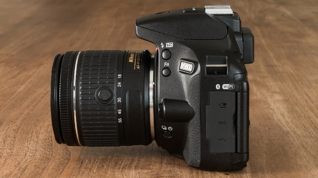 Nikon D5600 DSLR Camera Bundle (with 18-55mm VR kit lens) - photo 3