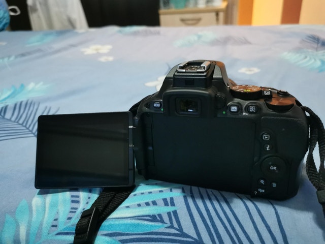 Nikon D5500 DSLR Camera Bundle - photo 3