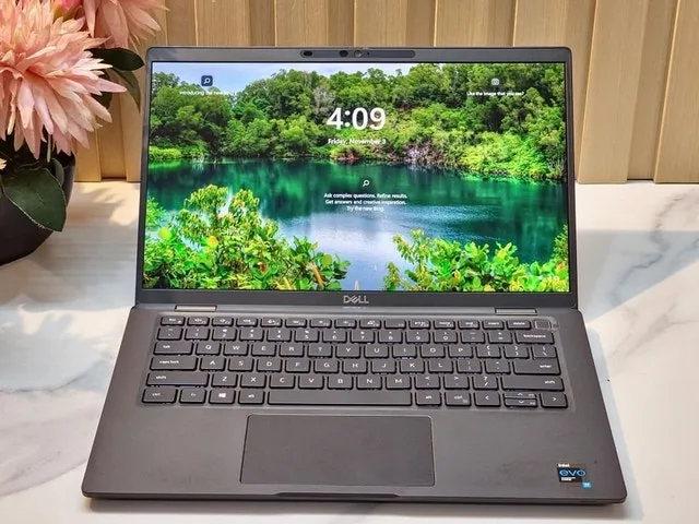 1yr old Dell Latitude 7420 Laptop (Core i7, 32GB RAM, 512GB SSD)