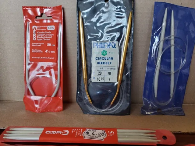 Vintage Knitting Needles image indicator(2)