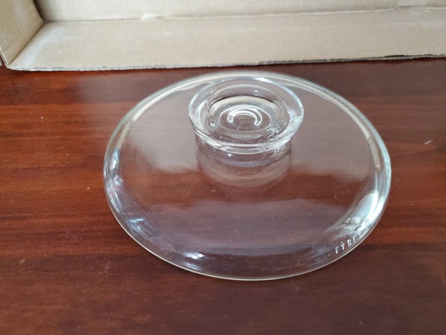 Vintage Pyrex Lid