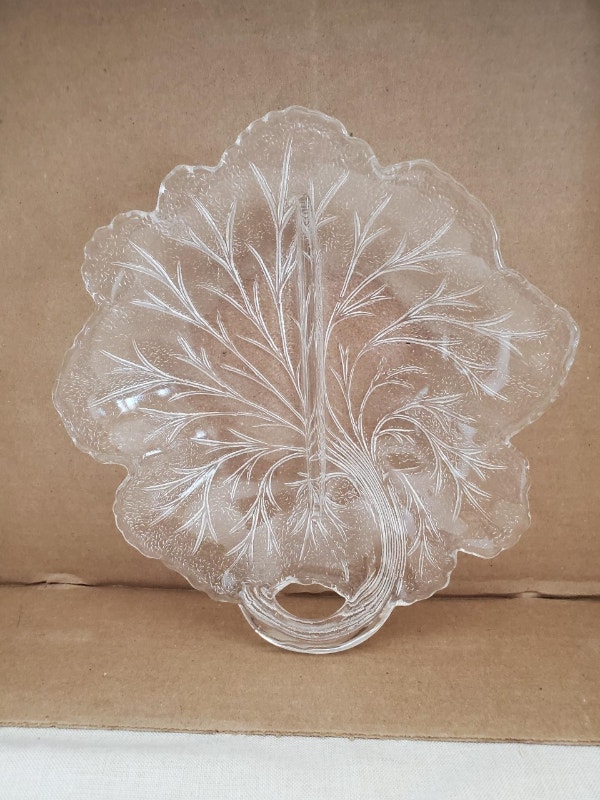 Vintage Leaf Glass Relish Dish - photo 3