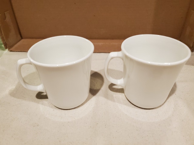 Pair of Vintage Corning Mugs - Plain White - photo 3