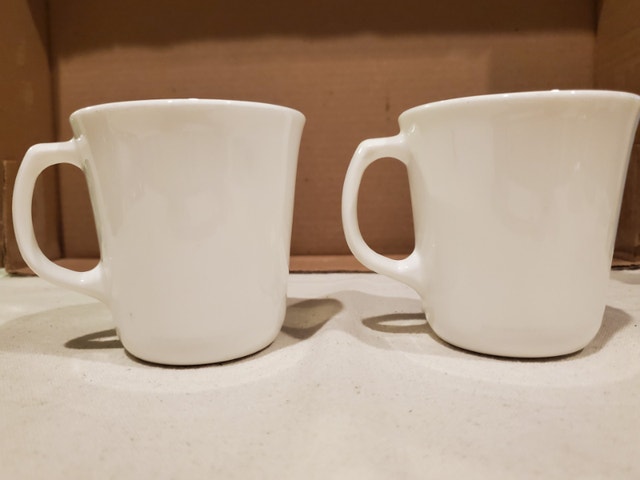 Pair of Vintage Corning Mugs - Plain White - photo 4