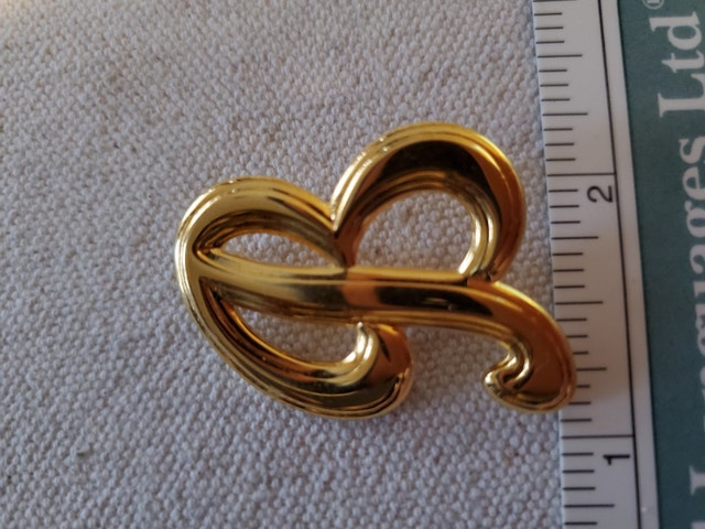 Letter "B" pin/brooch