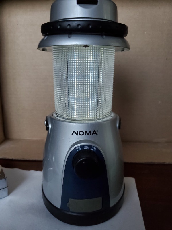 Noma Hand Crank Lantern