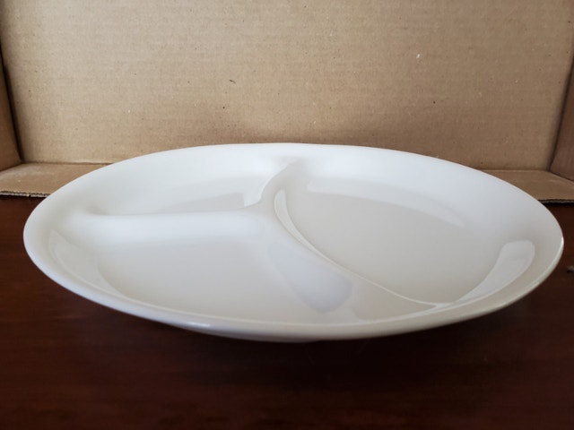 1 Corelle White Divided Dinner Plate - photo 2