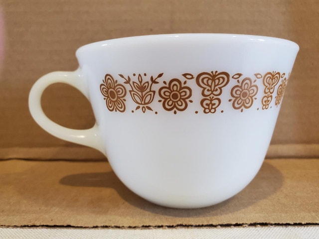 Pyrex Butterfly Gold Cup