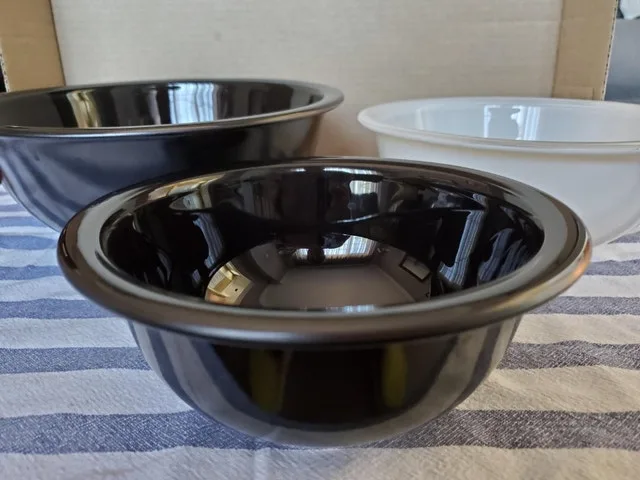 Vintage Pyrex Black & White Nesting Bowls image indicator(3)