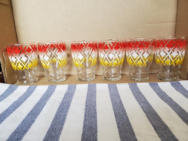 Vintage Juice Glasses & Jug - photo 2