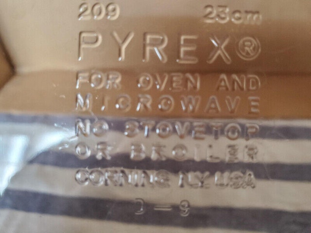 Vintage Pyrex Amber Pie Plate - photo 2