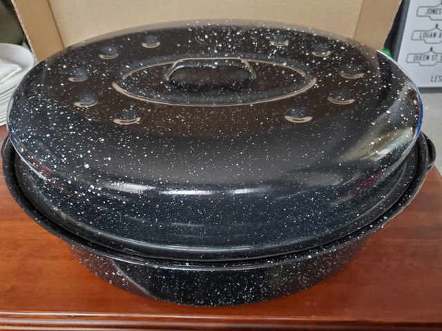 Large Speckled Enamel Roasting Pan