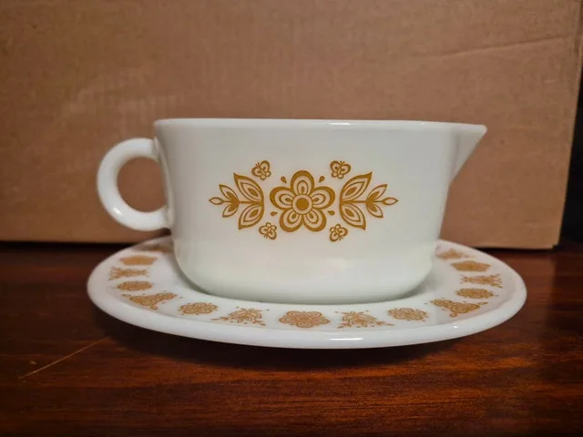 Vintage Pyrex Gravy Boat - Butterfly Gold image indicator(3)