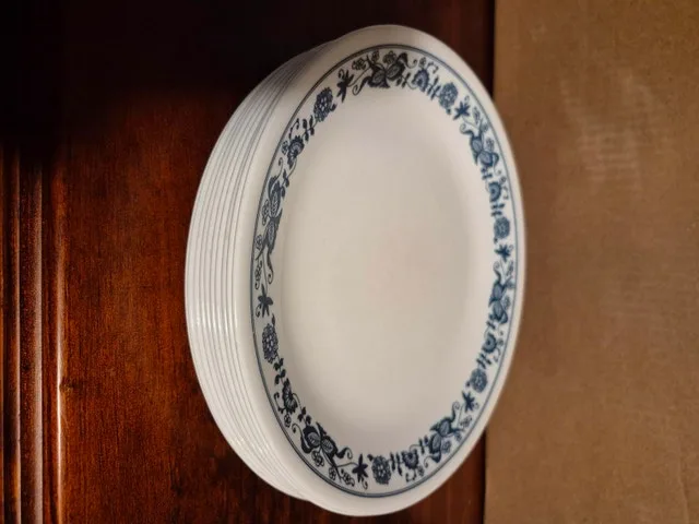 Vintage Corelle - Old Town Blue Luncheon/Salad Plates thumbnail