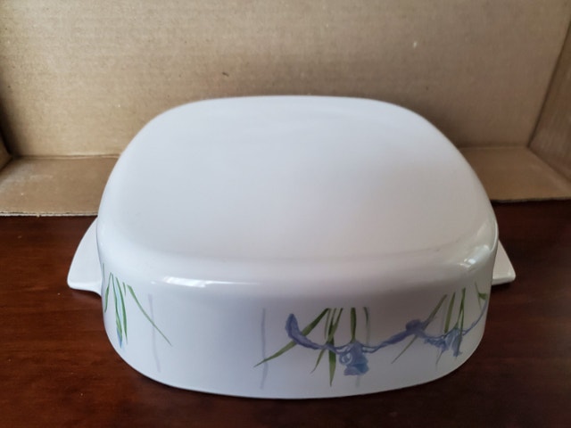 Vintage Corning - Shadow Iris Casserole - photo 3
