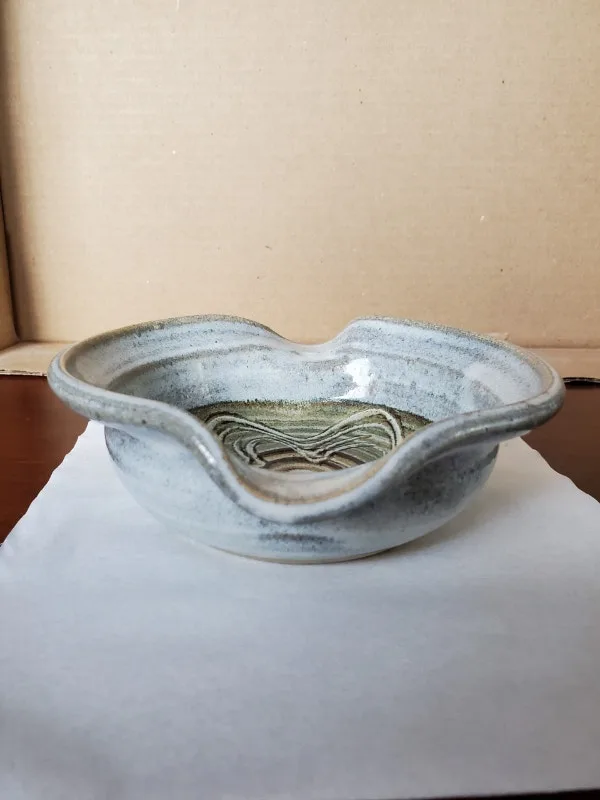 Small Pottery Bowl with Spouts image indicator(3)