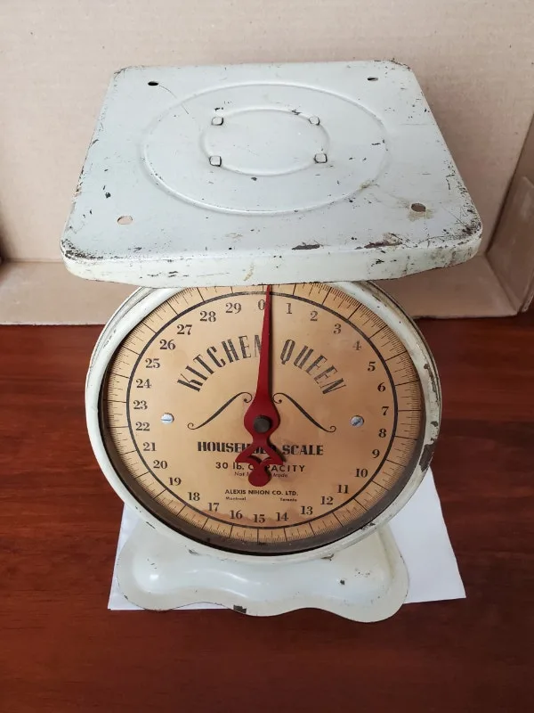 Vintage Kitchen Queen Scale image indicator(3)