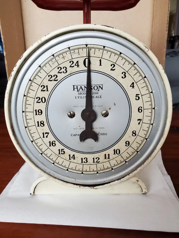Vintage Kitchen Scale - Hanson image indicator(4)