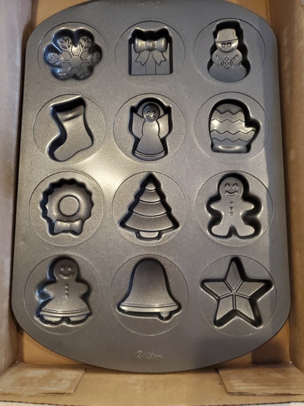 Holiday Muffin Tins
