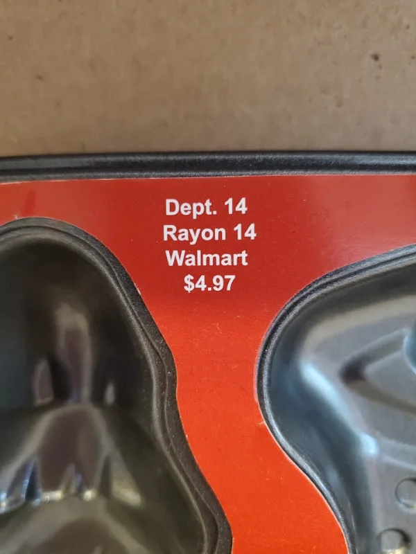 Holiday Muffin Tins image indicator(8)