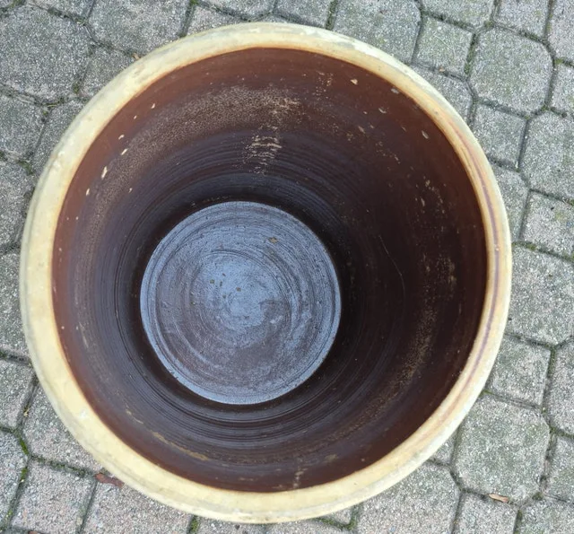 Vintage 6 Gallon Crock image indicator(2)