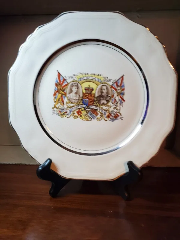 1935 Silver Jubilee Plate thumbnail