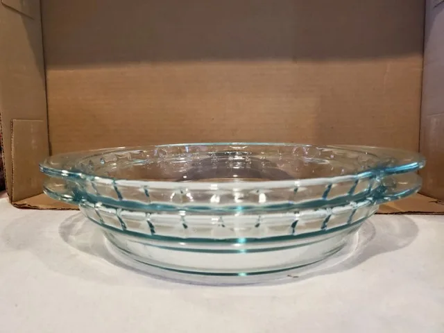 Pyrex Pie Plates thumbnail