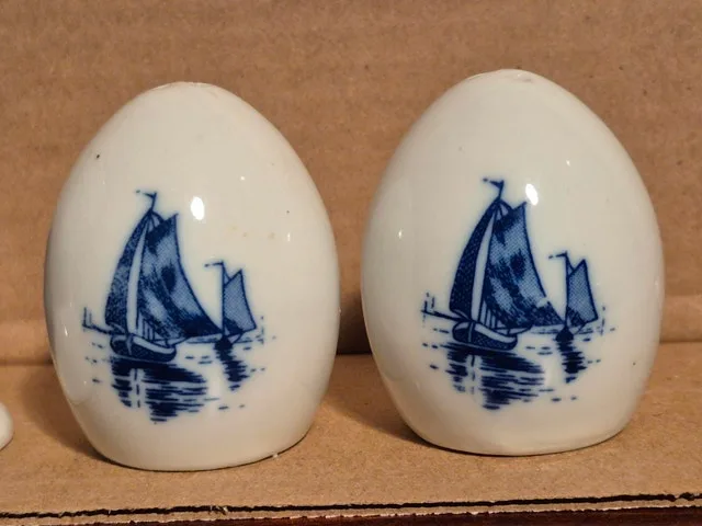 Vintage Blue & White - Egg Cups, Salt & Pepper Shakers image indicator(2)