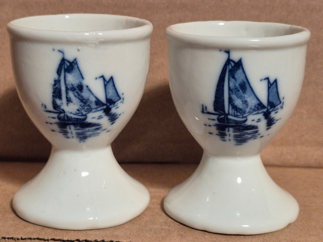 Vintage Blue & White - Egg Cups, Salt & Pepper Shakers - photo 3