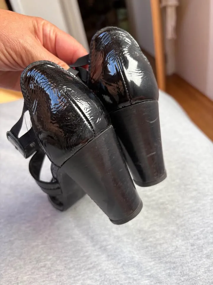 Stuart Weitzman patent leather strappy heels size 9.5 image indicator(6)