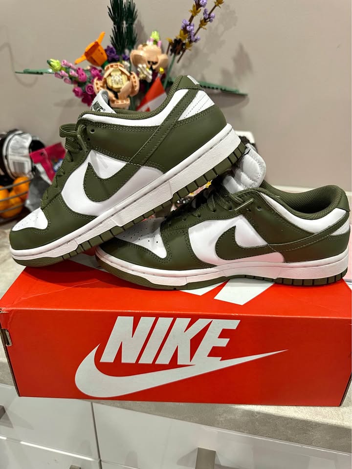 womens size 8 olive green dunks- jane and shep