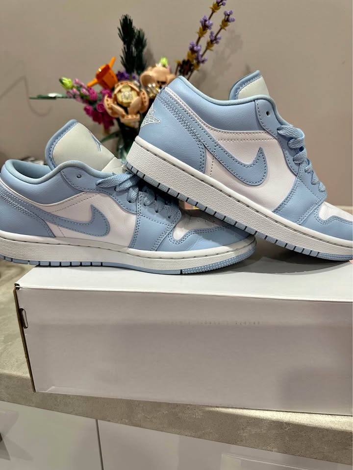 womens 7.5 jordan low- jane and shep