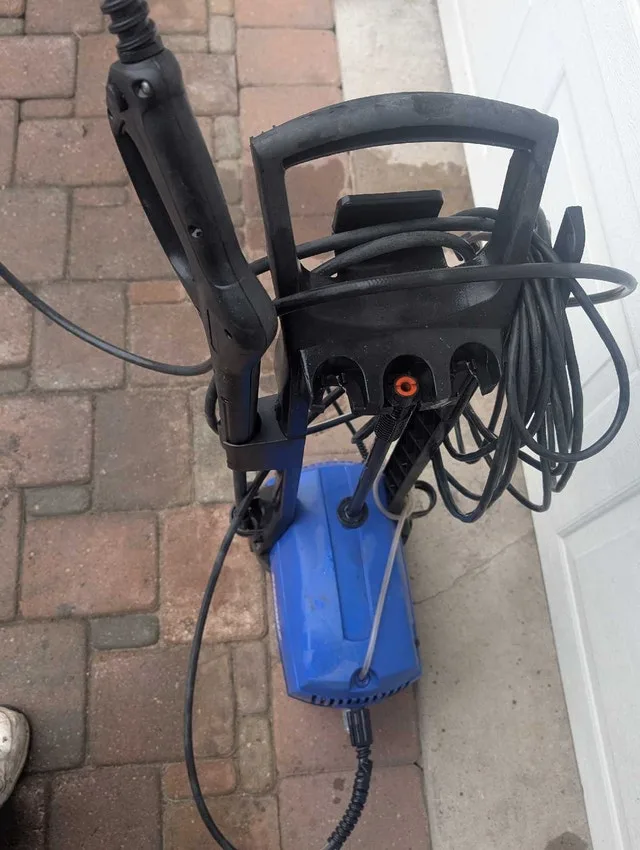 Simoniz 1,400 PSI electric pressure washer image indicator(5)