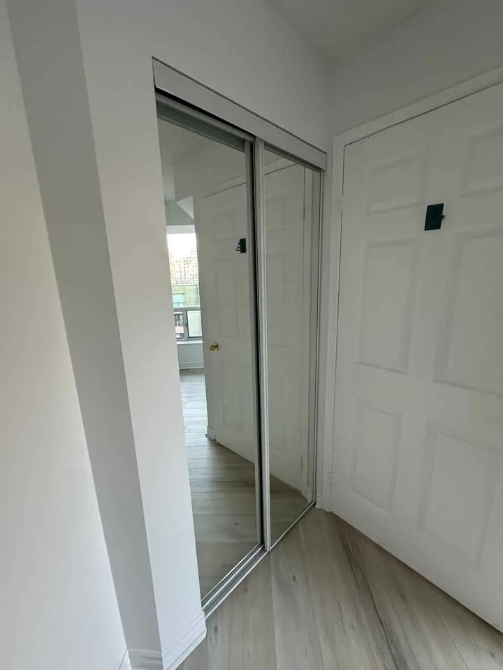 Private room for rent in Downtown (Female Only) image indicator(4)