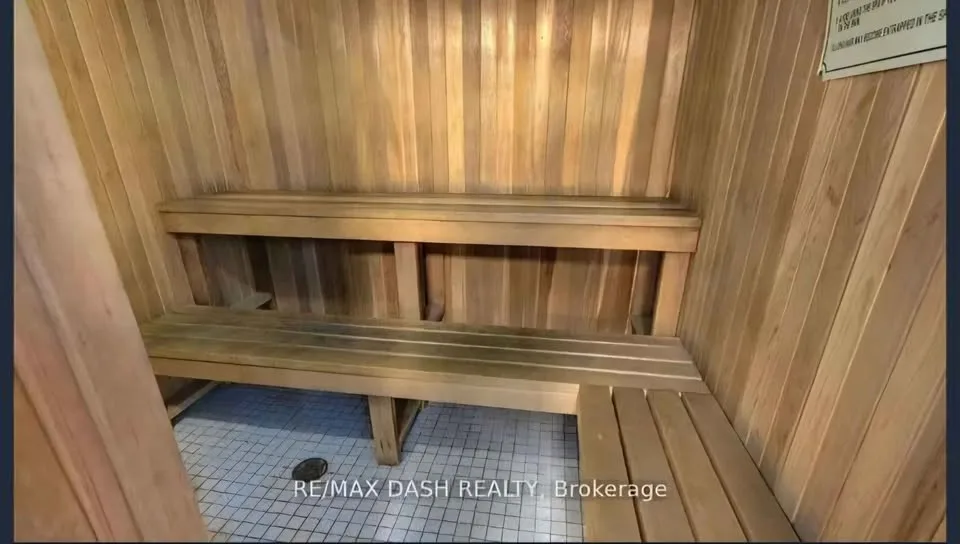 Private room for rent in Downtown (Female Only) image indicator(8)