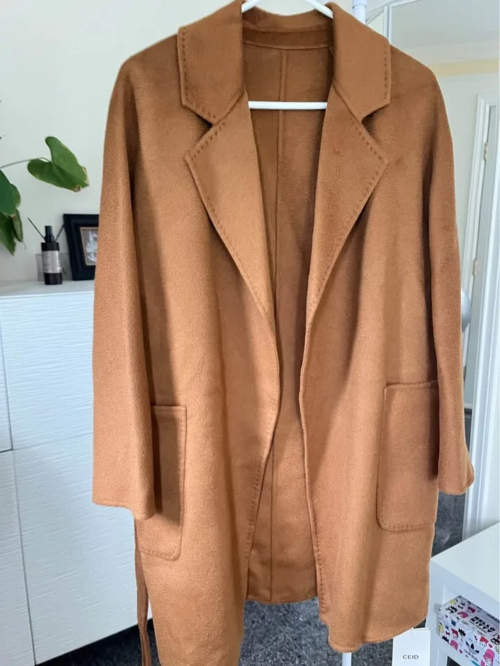 100% wool belted coat image indicator(2)