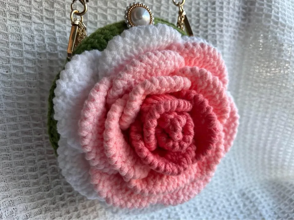 Crochet Flower Phone bag image indicator(2)