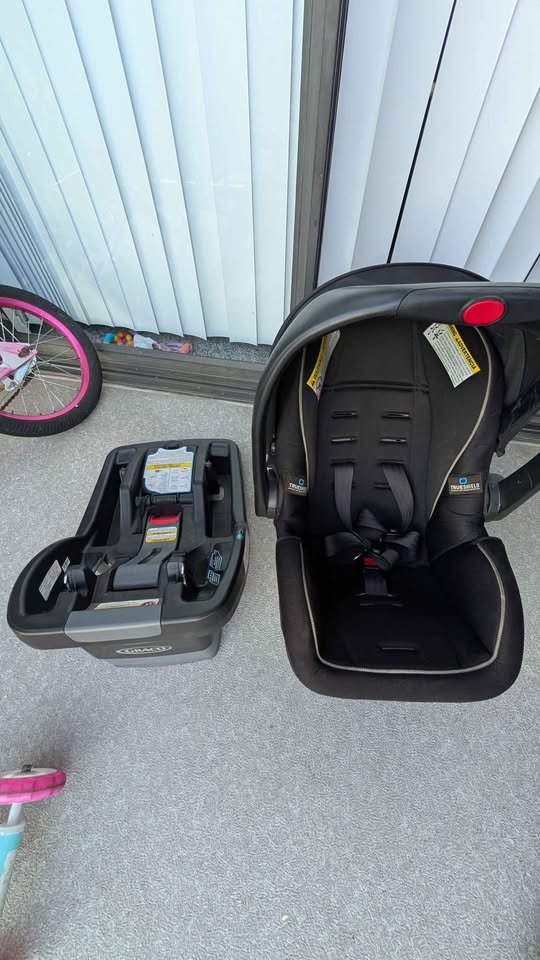 Graco Car Seat for Newborn/Infant - photo 2