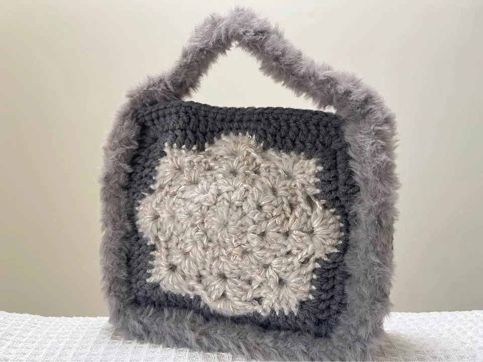 Snowflake crochet handmade handbag image indicator(3)