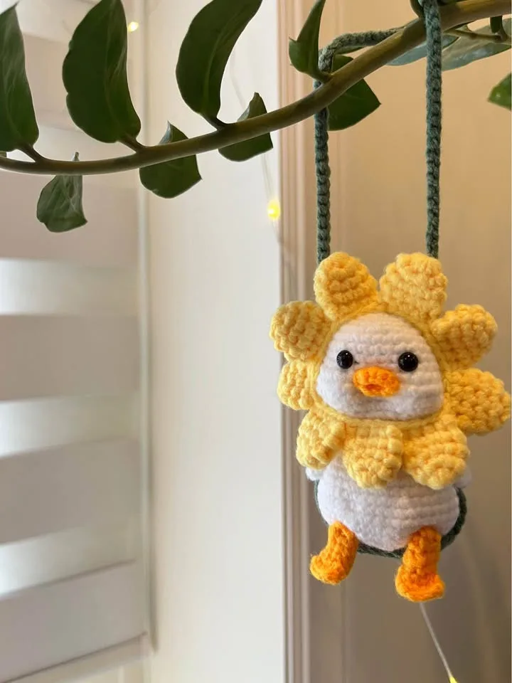 Crochet yellow duck flower head hanging decor image indicator(3)
