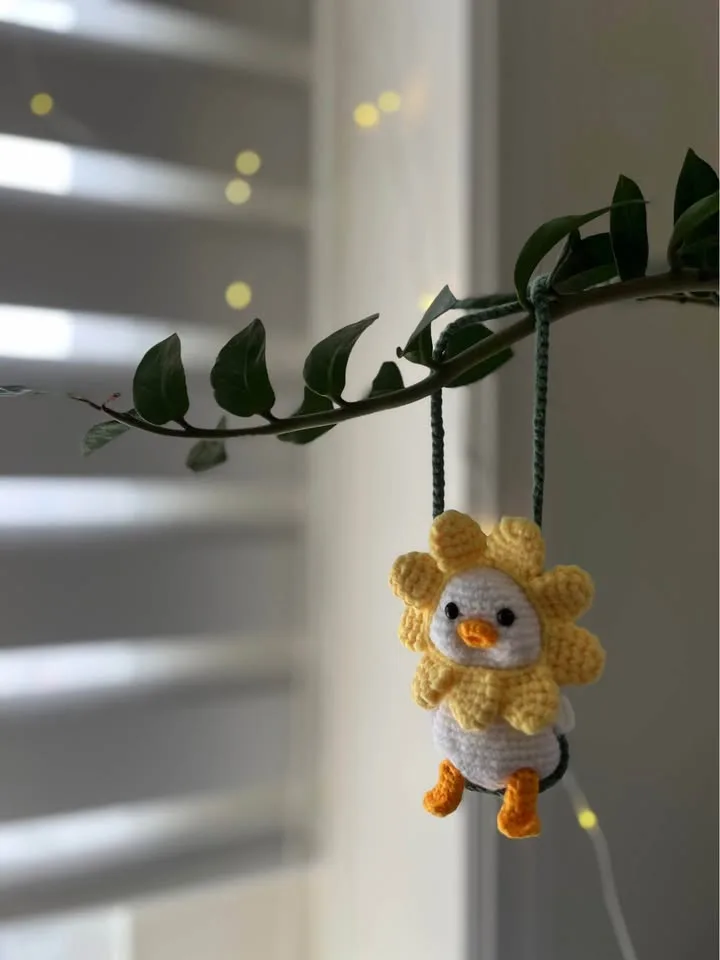 Crochet yellow duck flower head hanging decor image indicator(6)