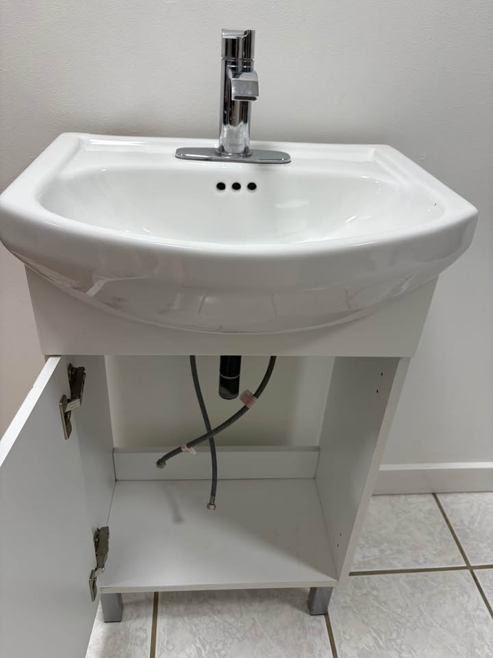 Bathroom Vanity with Sink and Faucet - photo 3
