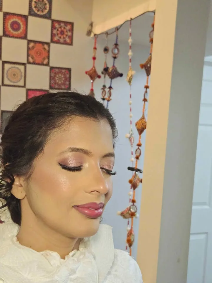 Party makeup artist Milton image indicator(4)