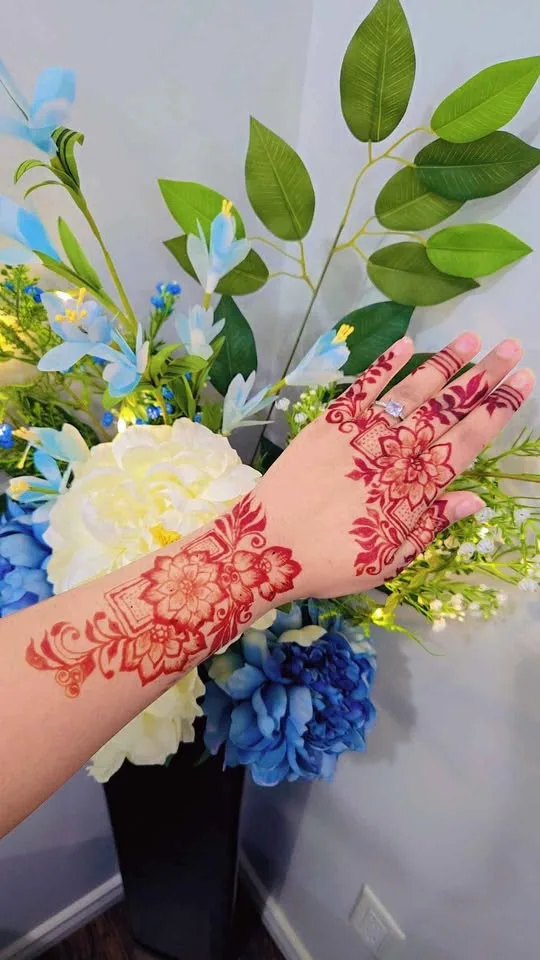 Henna artist Milton image indicator(3)