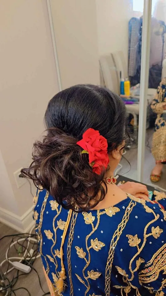 Hair ,makeup artist Milton image indicator(2)