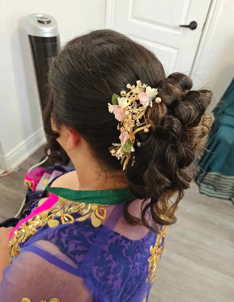 Hair ,makeup artist Milton image indicator(3)