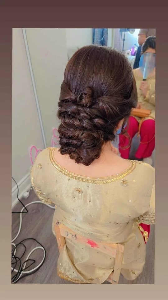 Hair ,makeup artist Milton image indicator(4)