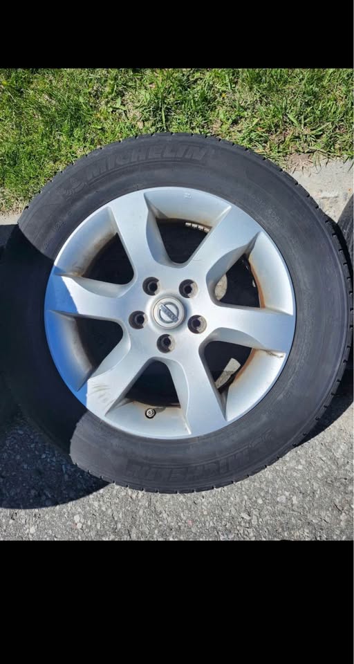 michelin tire with rim - 215/60 rs 16 - nissan altima - photo 2