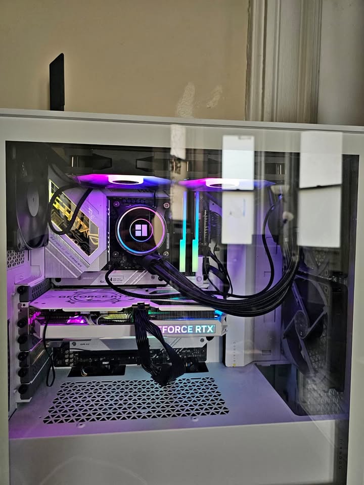 Gaming PC + 240Hz ViewSonic Monitor - i9-14900KF RTX 4060 Ti