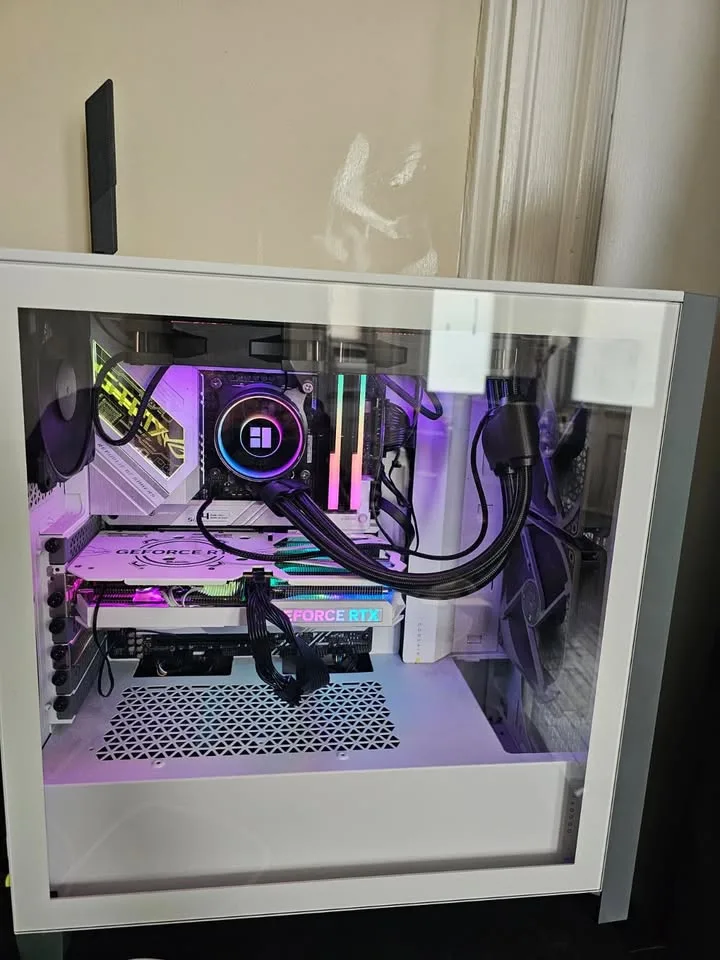 Gaming PC + 240Hz ViewSonic Monitor - i9-14900KF RTX 4060 Ti image indicator(2)